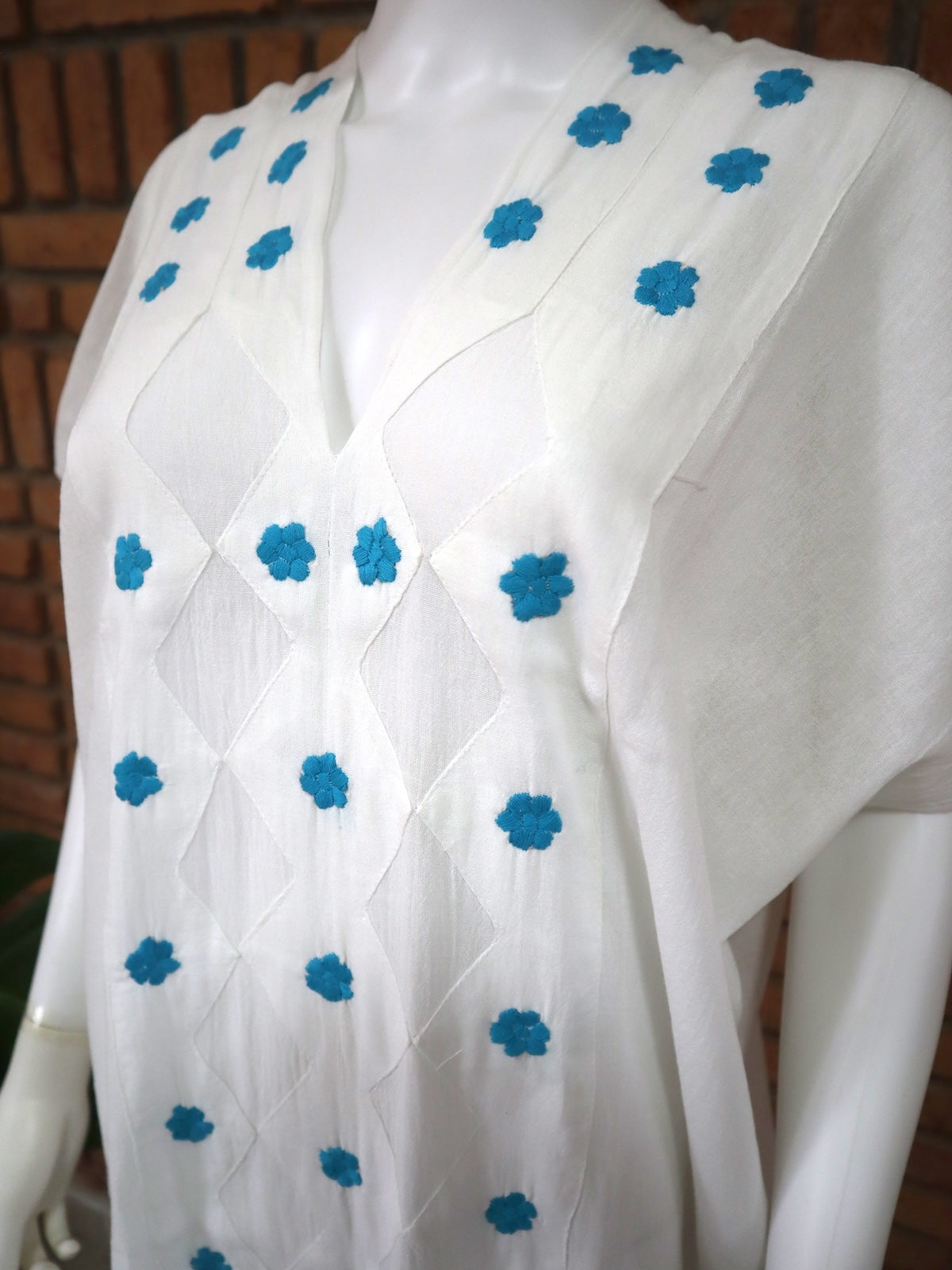 Vestido/Huipil Flores Bordado a Mano Unitalla