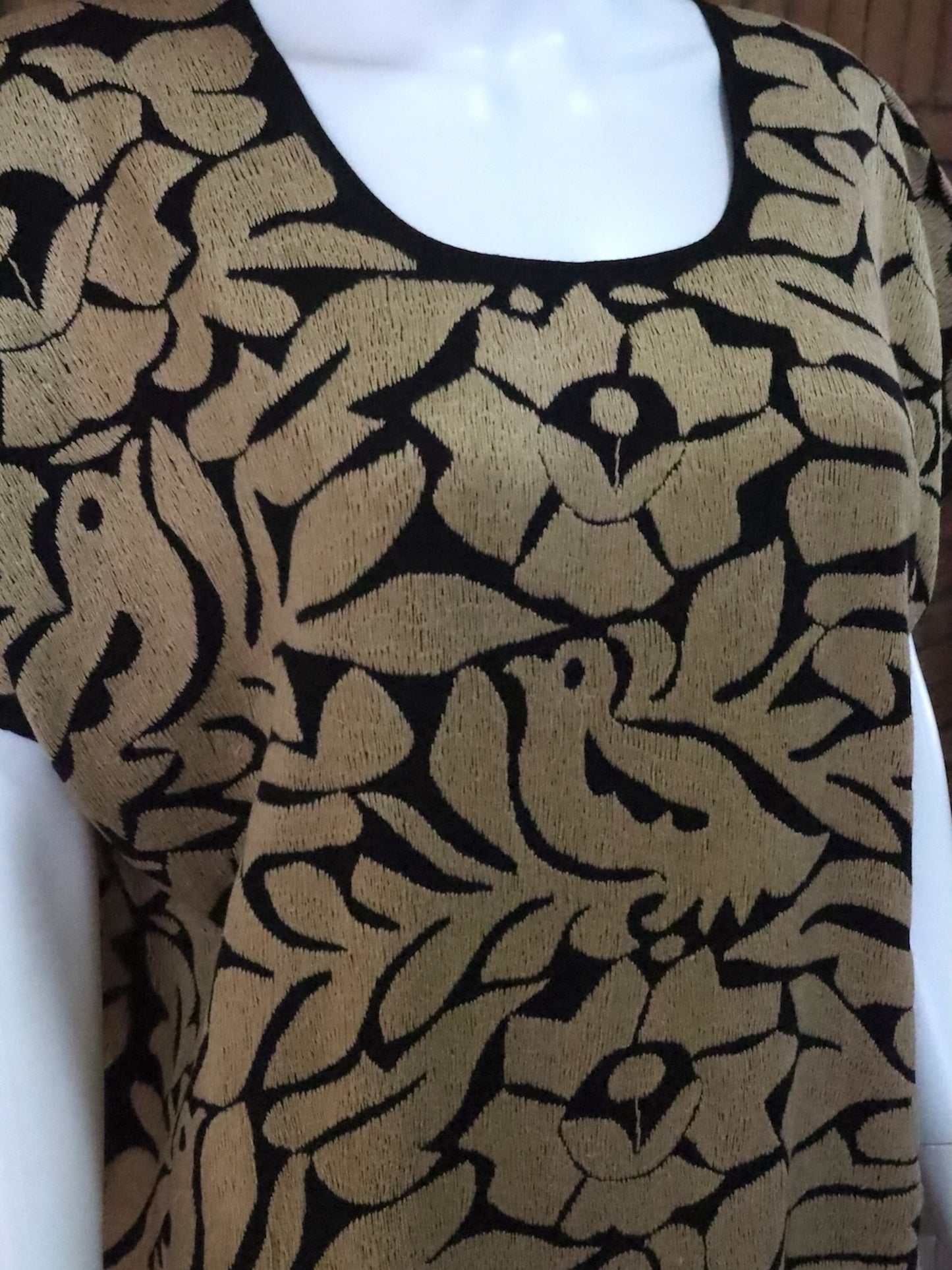 Vestido/Huipil Bordado a Mano Negro con Caqui Mod. Jalapa