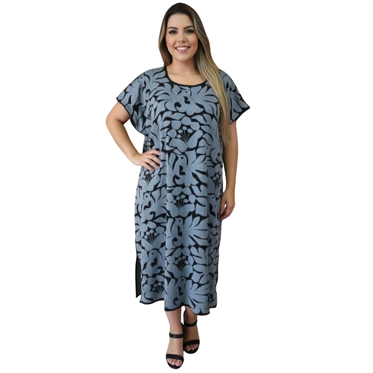 Vestido/Huipil Bordado a Mano Negro con Gris Mod. Jalapa.