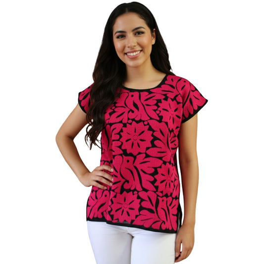 Blusa Bordada a Mano Negro con Fiusha Mod. Jalapa Unitalla.